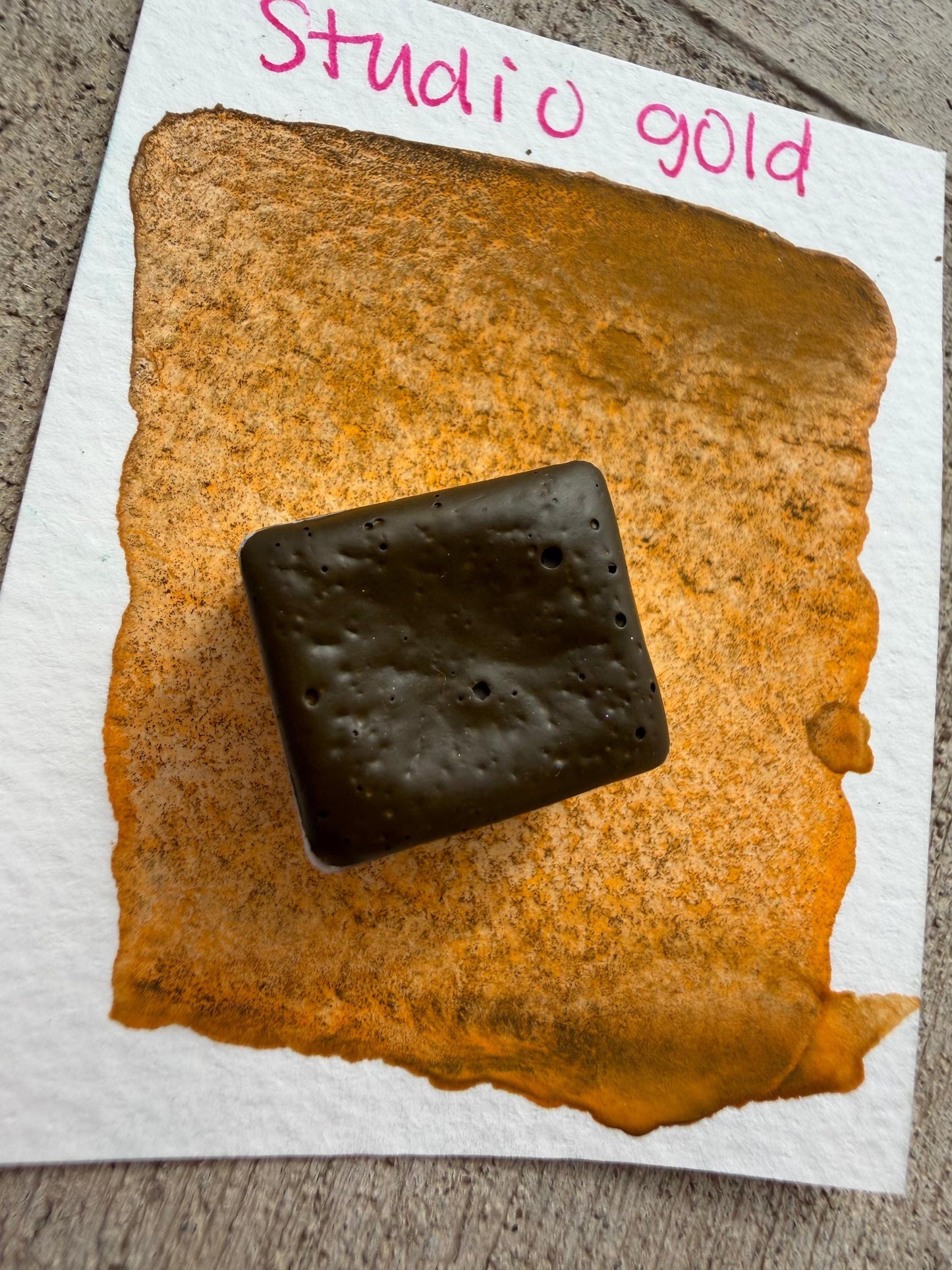 Studio Gold - Granulating Matte